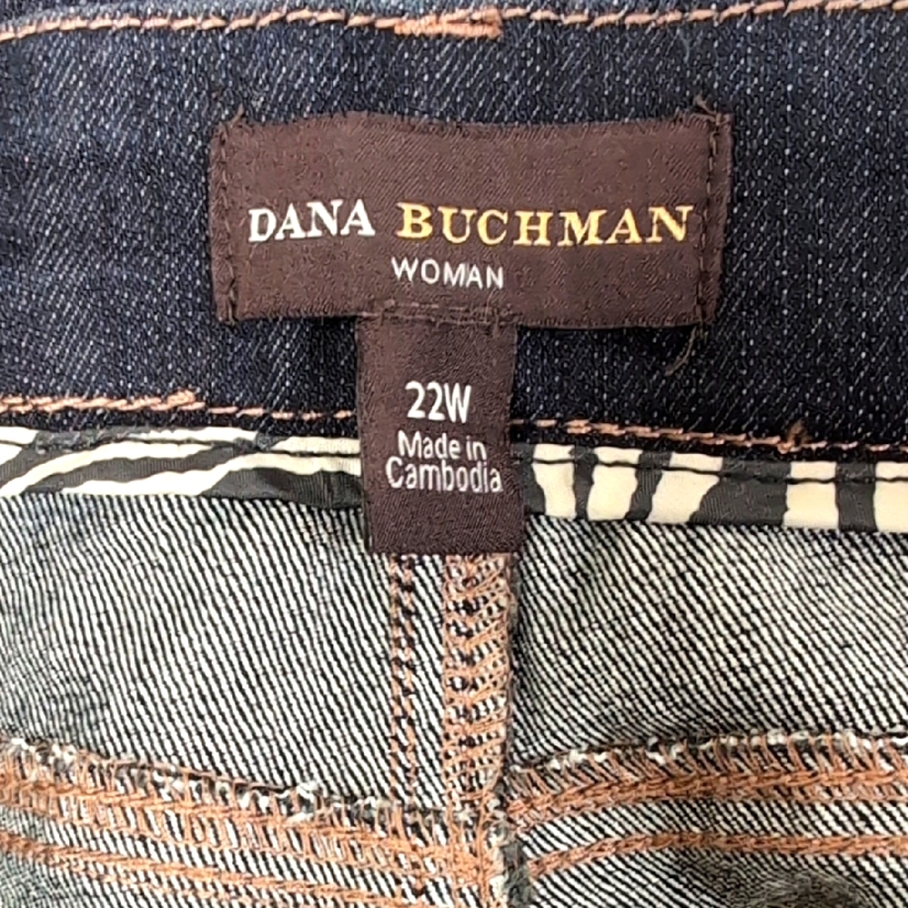 Dana Buchman Size 22W Plus Women's Wide Leg Classic Fit Dark Wash Blue Jeans - Picture 7 of 13